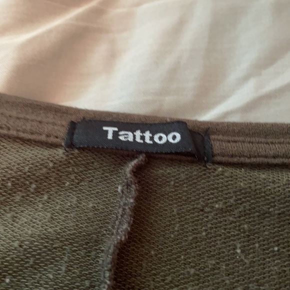 Tattoo shirt barley worn - Picture 2 of 3